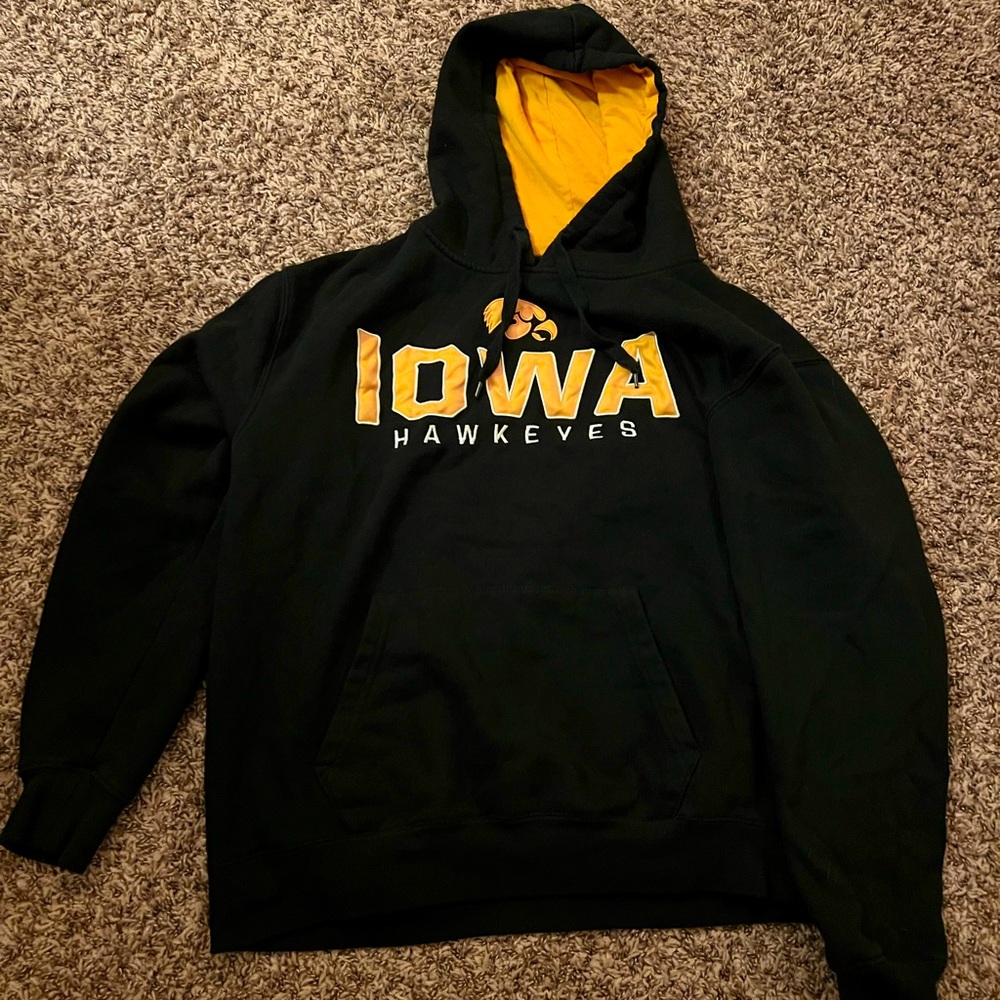 cute iowa state hoodie, very comfy and snug for the cold